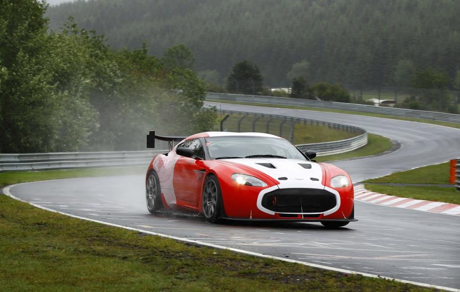  Aston Martin V12 Zagato Race Car 2011 года  (фото 6 из 26)